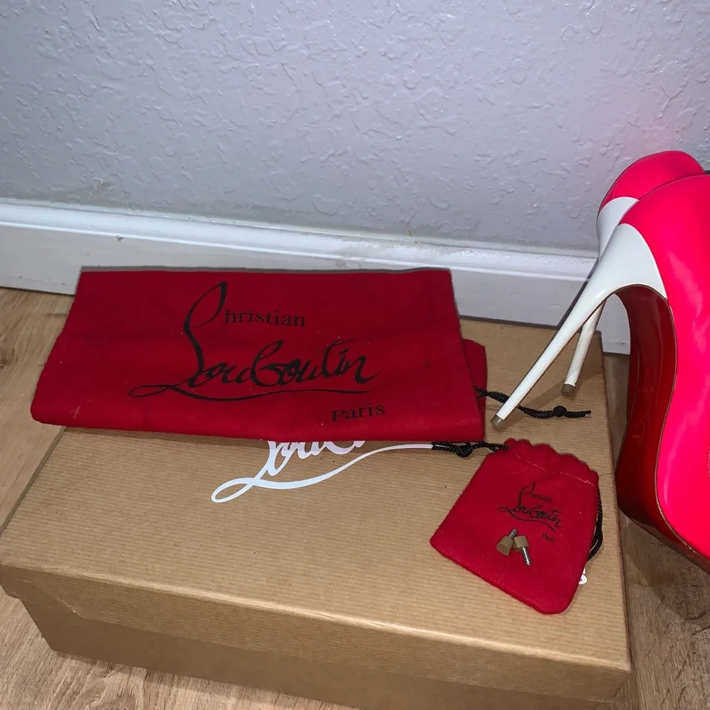 Christian Louboutin So Kate Heels - Picture 11 of 11